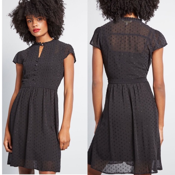 Modcloth Dresses & Skirts - Modecloth NWOT Black short sleeves a-line dress L